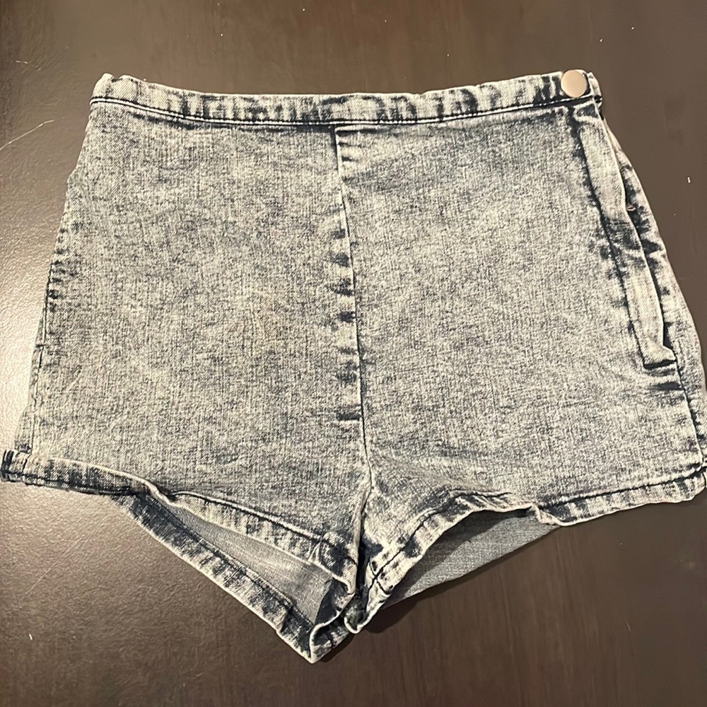 Acid Wash High-Waisted Denim Shorts